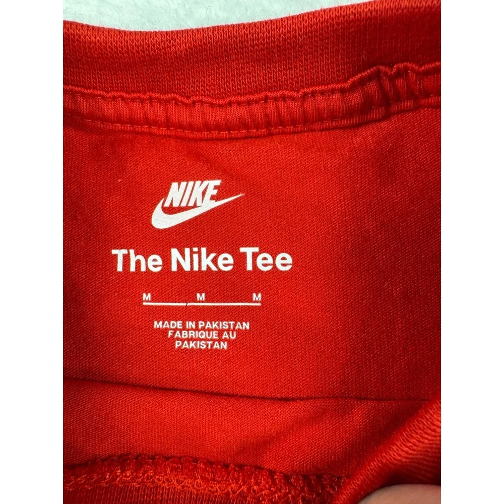 Nike T-Shirt‎ boys Medium Red Swoosh Logo Athletic Short Sleeve - NWT